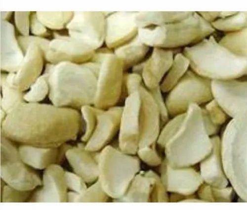 Cashew Kernels Split