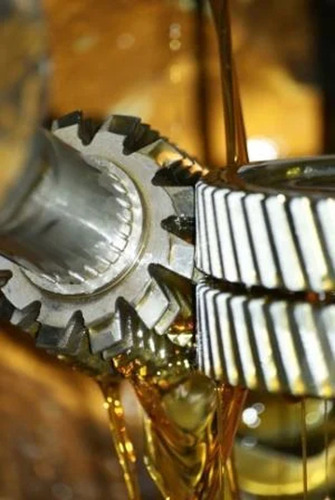 Rust Preventive Oil - Industrial Grade, Long-Lasting Corrosion Protection and Moisture Barrier for Metal Surfaces and Tools