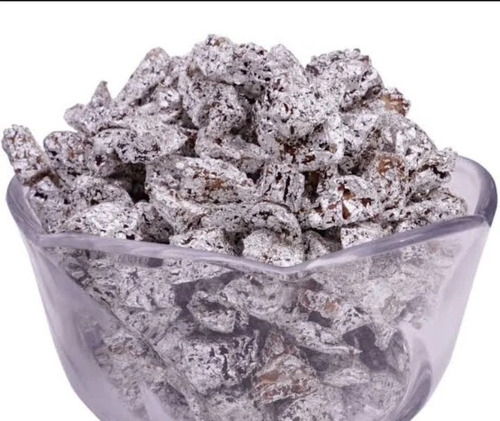 Silver Coated Dry Dates Mouth Freshener