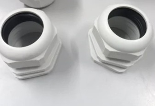 M63 Cable Gland - IP68 Rated with 18mm Thread Length | Round Conductor Shape, White Jacket Color