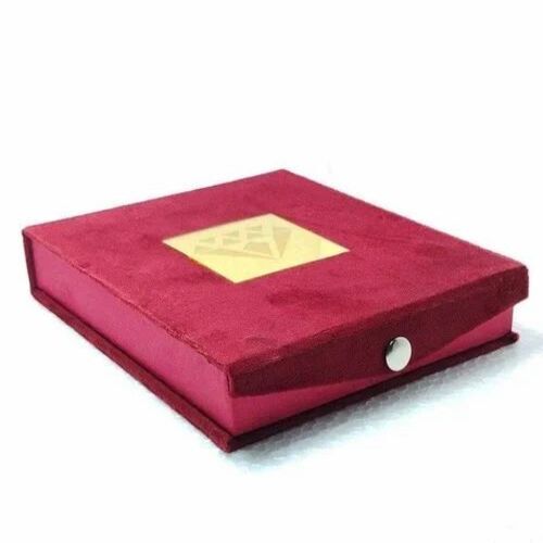 Diamond Jewellery Necklaces Box - Acrylic, 300.GM, White Color, Triangle Shape Design | Attractive, Customizable Size Options