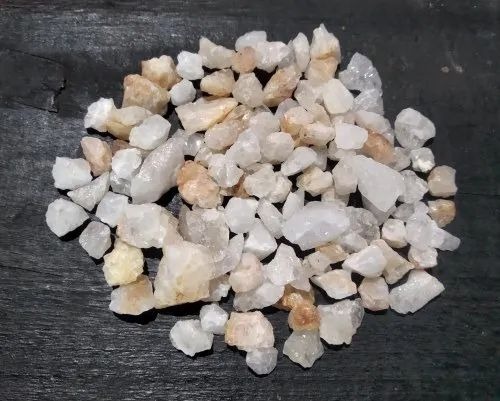 Quartz Silica Grits - Solid, 40 kg Bag, Semi White Color, 98% Silica, 0.20% Alumina | Water Filtration Application, Granule Shape