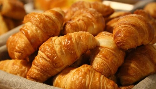 Croissants - Long Color-Light Brown, FSSAI Certified, Solid Piece for Optimal Freshness