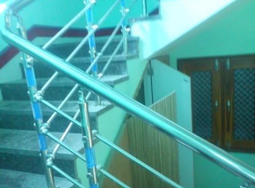 Steel Railing With Acrylic Vertical