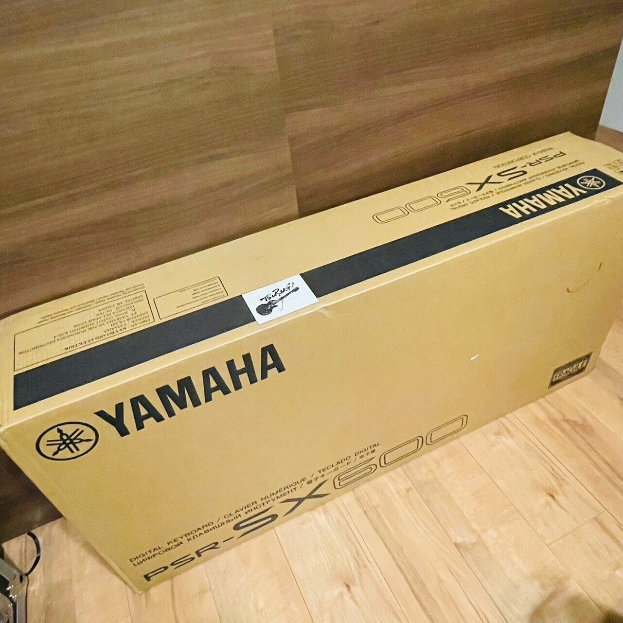 Yamaha PSR-SX600 Arranger Digital Workstation keyboard With Blueberry Case