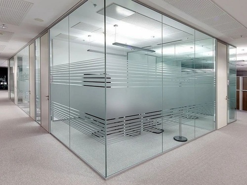 Clear Toughened Glass Partition - 10 mm Thickness, Rectangular Shape, Clear Color , Solid Structure with Plain Pattern and Matt Finish