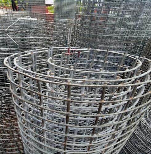 Wire Mesh - Stainless Steel Welded Mesh, Silver Color | Customizable Sizes, Lightweight Design, Rust Proof, Weather Resistant, Easy Installation