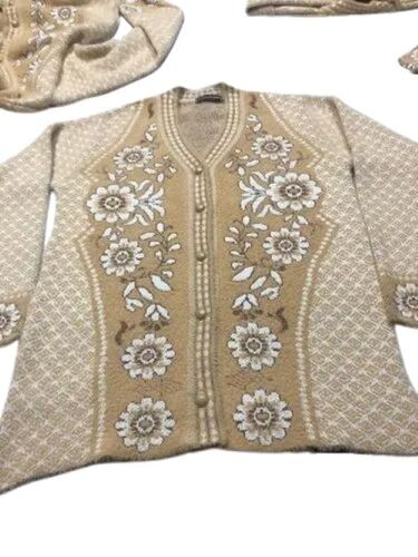 Soft Knit Wool Cardigan - V Neck Design , Breathable Fabric with Button Closure for Stylish Casual Comfort