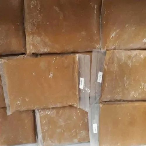 Frozen Chikoo Pulp - 1 Kg Packet Organic Variety Brown Color Grade A Shelf Life 10 Months Frozen at -18Â°C No Artificial Color