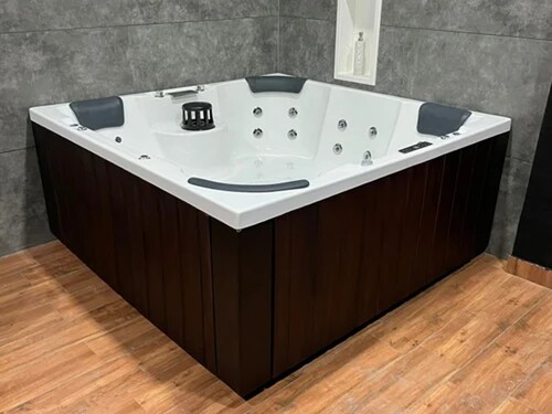 Massage Bathtub - Color: Na