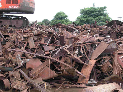 Iron Scraps - 99% Purity Melting Point 400-450Â°C Brown Color Recyclable Material Old Condition for Manufacturing Wire and Sheets
