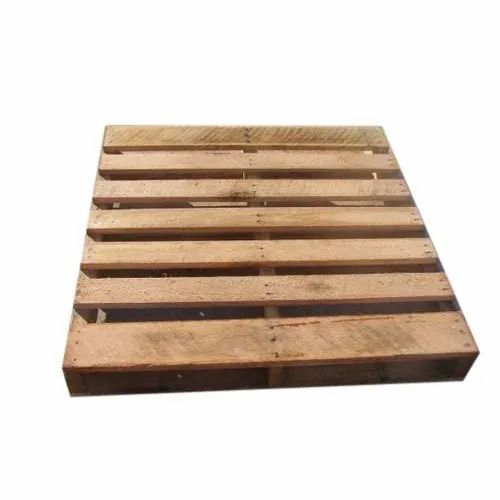 Pinewood Pallet - Color: Multiple