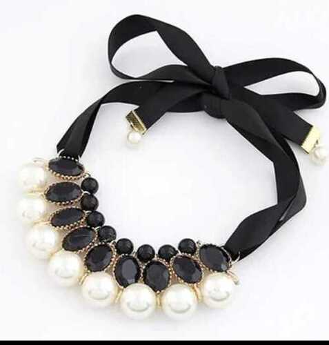 Ladies Pearl Necklace - Color: All