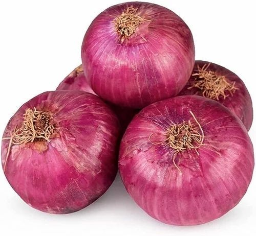 Organic Medium Red Onion - A Grade, Loose Packaging | Chopped Form, Common Shape, 6 Months Shelf Life, Ideal for Cooking