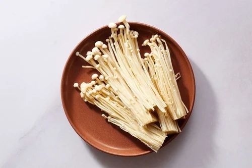 Enoki Mushroom - 0.5 Kg A Grade Packaging | Fresh White Variety, Common Cultivation 