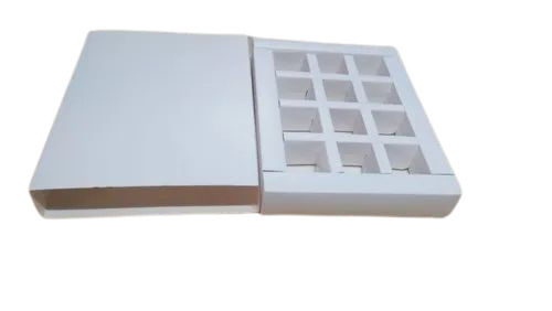 Packaging Gift Boxes - Paper Material, Rectangular Shape, White Color, Capacity 1-5 Kg | Top & Bottom Closure