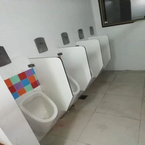  Urinal Partition