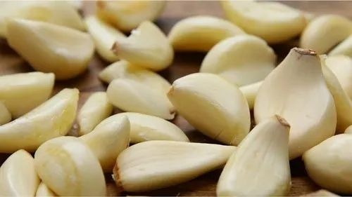 Peeled Garlic - Fresh A Grade Chopped Cooked Fresh Vegetables | Common Shape Optimum Quality for Cooking