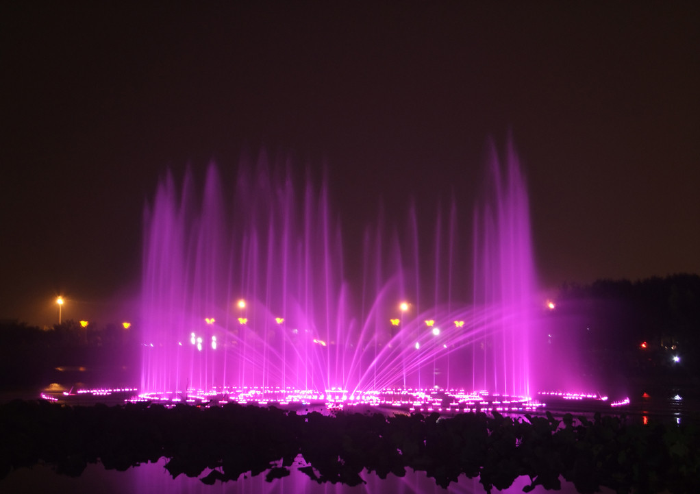 Outdoor Music Fountain - Color: Rgb