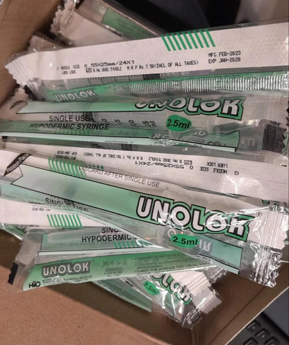 Uno Lok 2.5ml Round Disposable Syringe With Needle - For Hospital & Clinic Use, Single-Use, Non-Sterilized