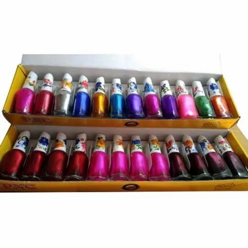 Ladies Colored Nail Polish - Liquid Form , High Gloss Finish with 12 Months Shelf Life in Bottle Packaging, Good Condition