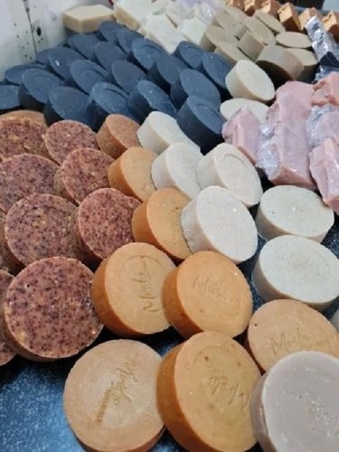 Organic Handmade Soaps - 12gm Circular Box | Unisex Use, High Foam, Multi-Color, Balances Hardness and Moisturizer