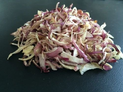 Dehydrated Red Onions Kibbled - 10 kg Craft Paper Bag, Pink Color, Chopped Style, Dried Processing Form