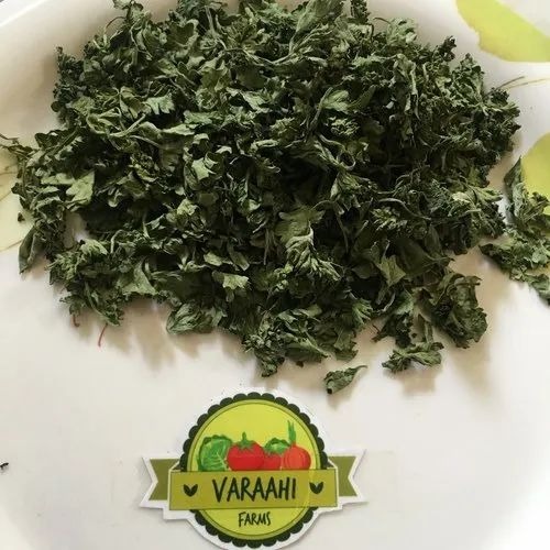 Dried Parsley Leaves - 10 Kg & 20 Kg Organic Net Bag, Green Color, Grade A, Good Source of Vitamin A, C, Folate and Iron for Cooking