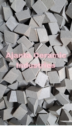 सिरेमिक डिबरिंग मीडिया