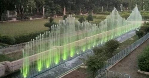 Pyramid Jet Fountain