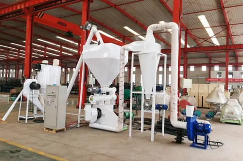 Automatic Cattle Feed Line - Color: White