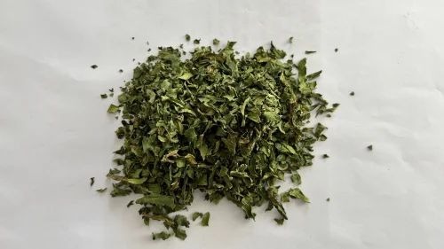 Dried Spinach Flakes - Slightly Grassy Earthy Flavor 8% Max Moisture Content Green Color Common Cultivation Grade A