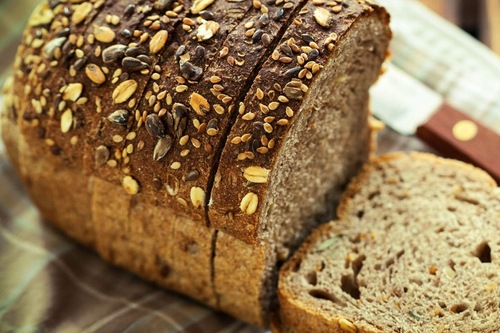 Multi Grain Bread - 350 Grams, Eggless Formula, 16g of Healthy Fats, Ideal for Sandwiches and Soups