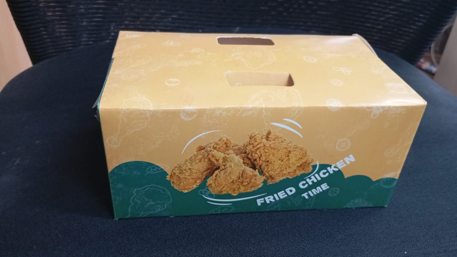 Fried Chicken Medium (4 Pcs) Box