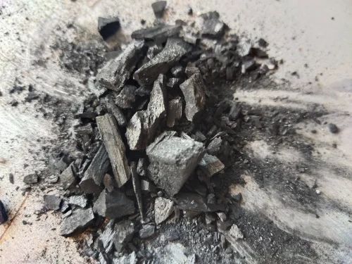 Barbeque Wood Charcoal - Hardwood Briquette | Ash Content 50%, Burning Time 1-2 Hours, Fixed Carbon 70%, Customized Size, Dry Moisture 50%