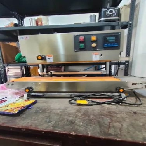 Vertical Sealing Machine