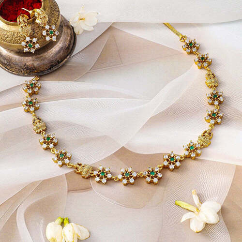 Fancy Necklace Set  - Color: Gold