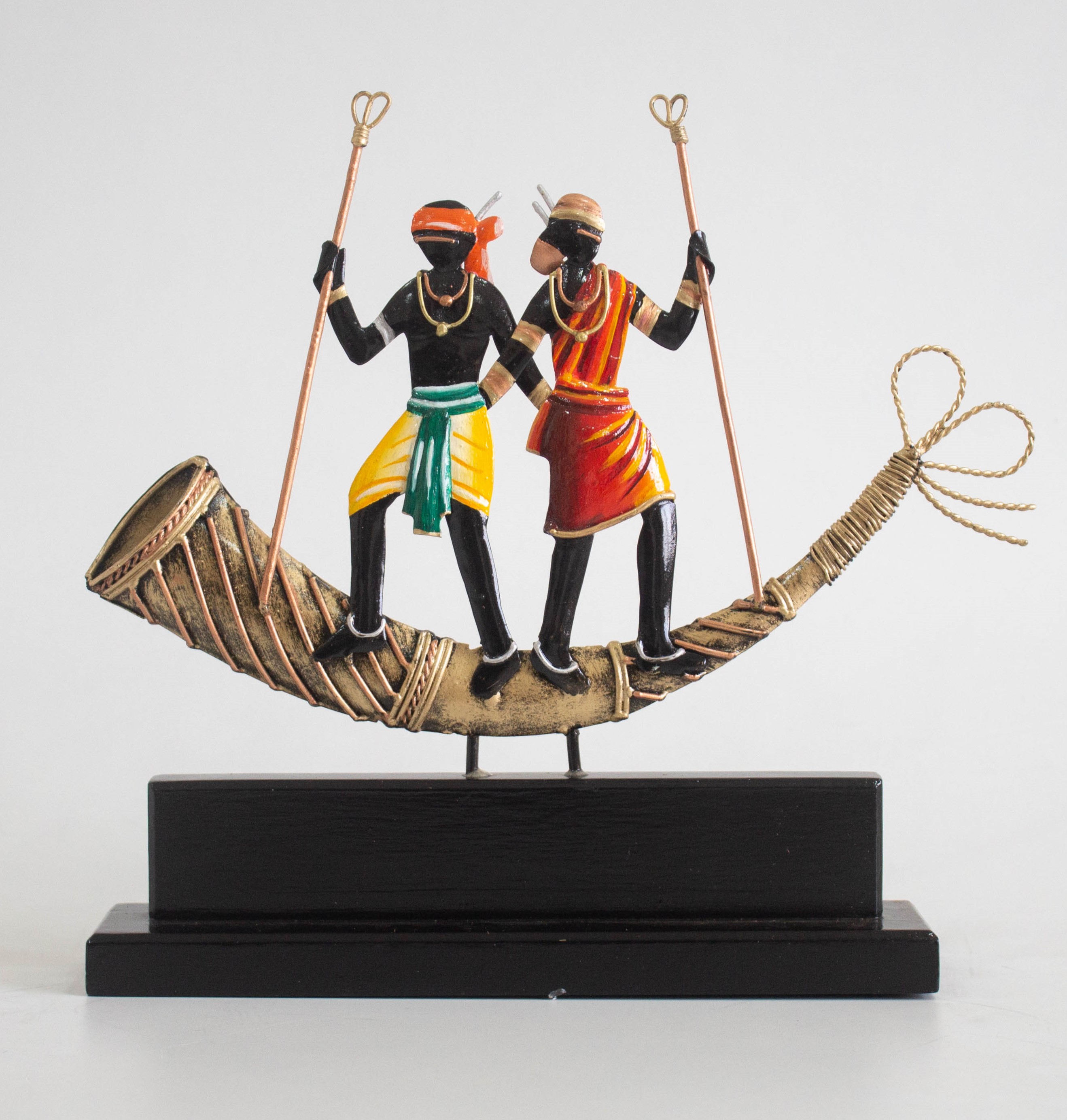 Bastar Arts Tribal Couple Pair On Trumpet Mementos Crafts - Color: Multicolor