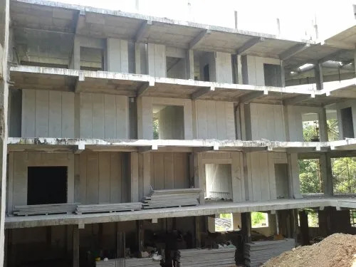 Wall Panel - Cement and Fly Ash Core Filling, Rectangular Shape, Gray Color, Suitable for Commercial Applications