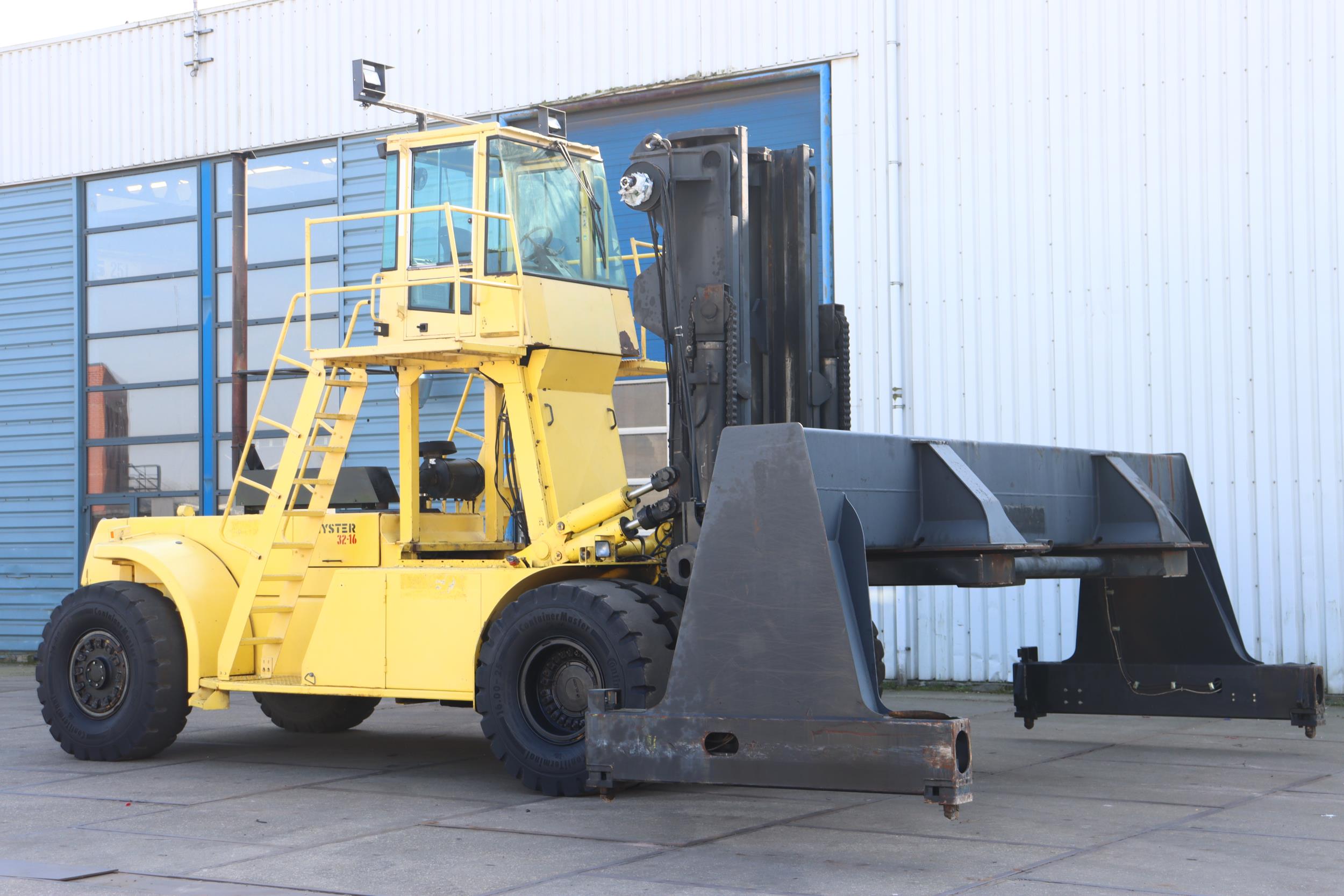 Hyster H32.00F-16H Container Handlers Heavy Duty Forklifts Aerial Platforms