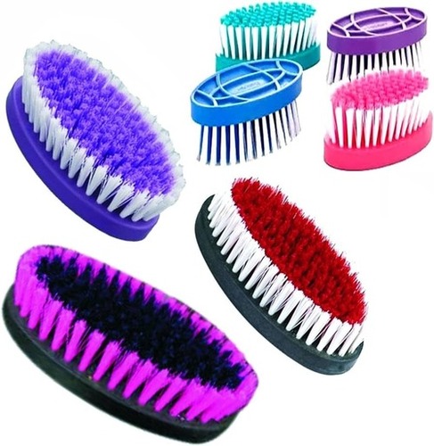 Cloth Cleaning Brush - Color: All