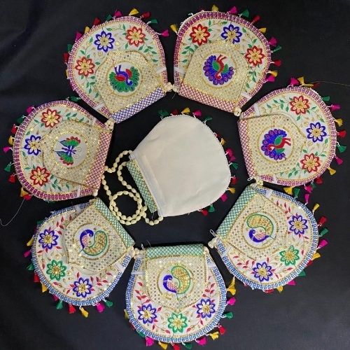 Embroidery hand bag