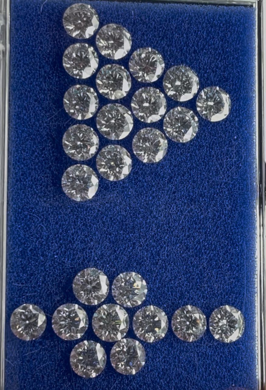 CVD LAB GROWN HPHT DIAMOND ( 1.50 pointers)(total pieces: 25)(total weight : 38.33)