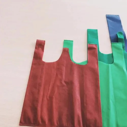 Multi-Color Non Woven W Cut Bags