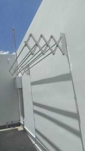 Zig Zag Model Cloth Drying Hangers - Color: Silver
