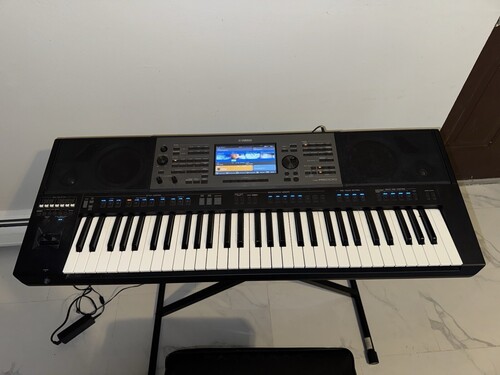 Korg PA700 61-key Arranger Keyboard