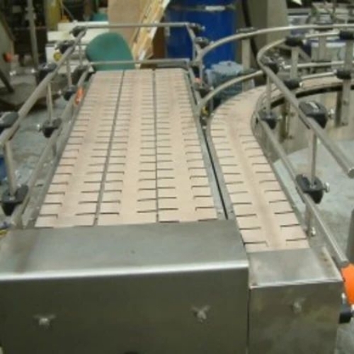 Industrial slat conveyors