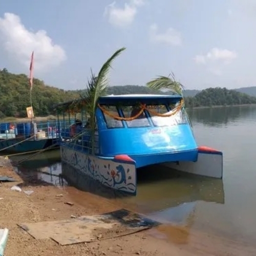 Catemaran Boat