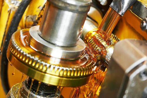 Lubricating Oil - Application: Industrial And Automotive