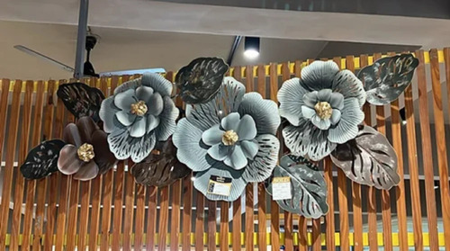 Metal Wall Art - Color: Golden